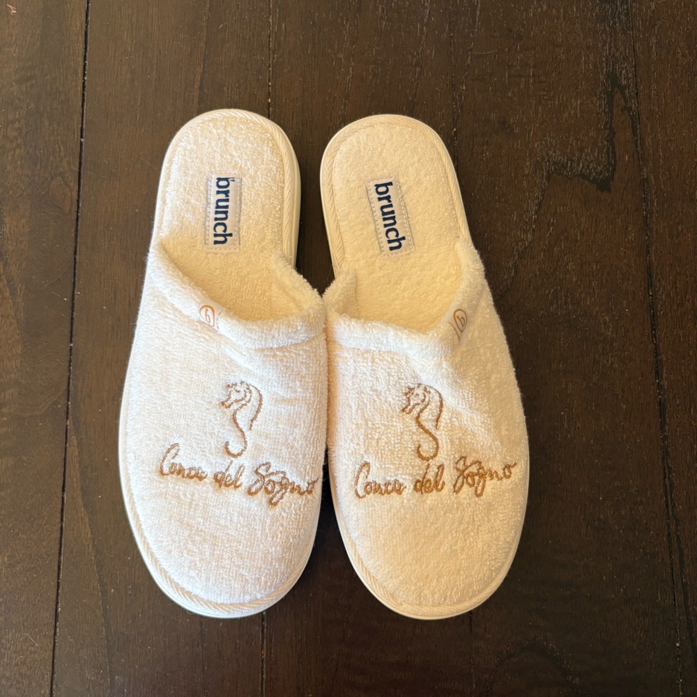Brunch "Conca del Sogno" White Terry Cloth Slippers Slides Sandals Size 5